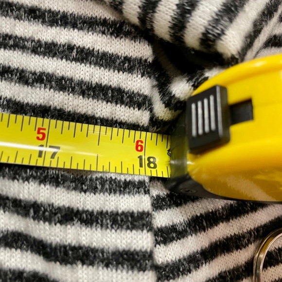 NEW Lucky XS Thin Sweater but Warm, Very Stretchy so fits like a Small - Picture 3 of 4